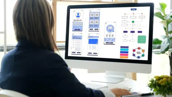Custom software development process on screen – UI/UX planning and design workflow by Innoric Infosystems, Gorakhpur